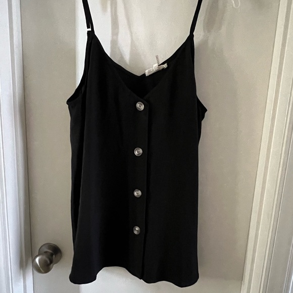 Black button up front top - Picture 1 of 3